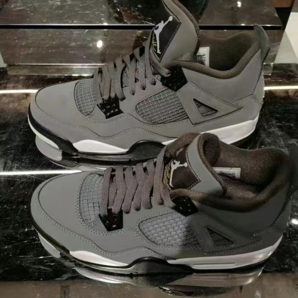 Jordan 4 
